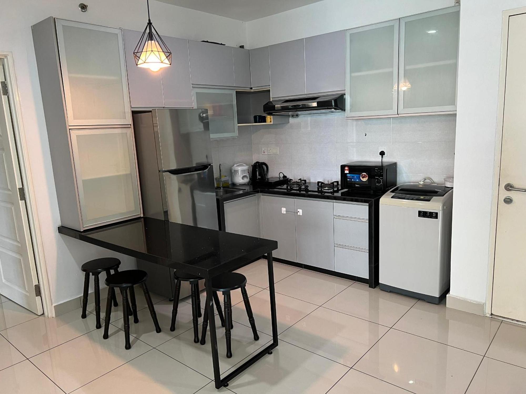 Pangsapuri Mansion One Seaview 2br 2-6pax Near Gmc Gurney