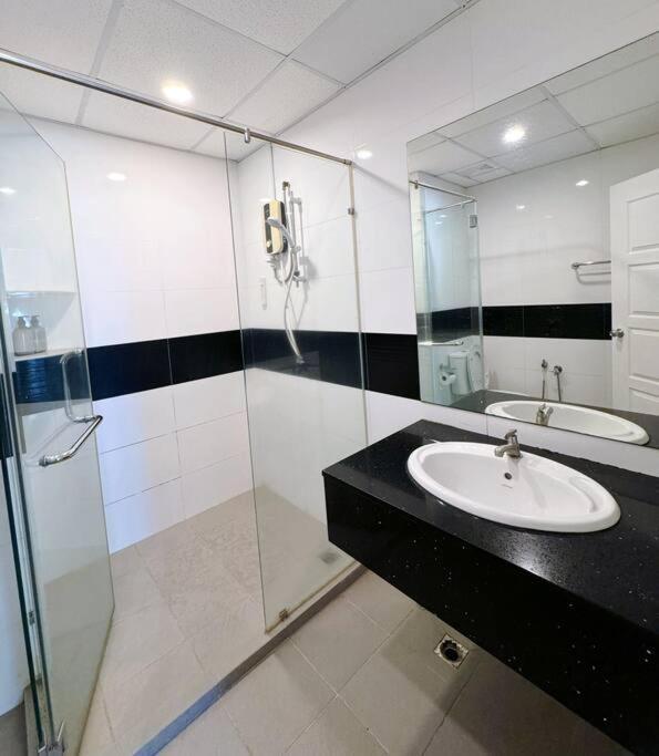 Mansion One Seaview 2br 2-6pax Near Gmc Gurney